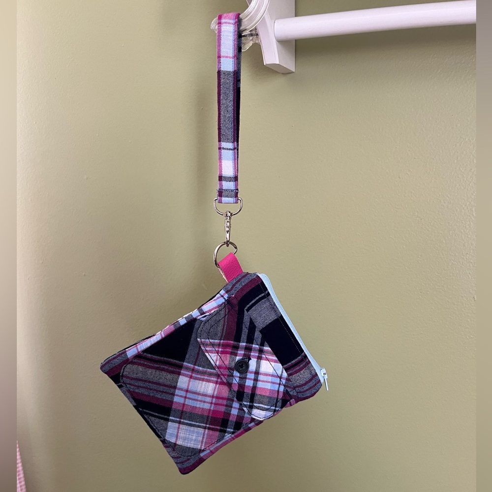 Handmade One Of A Kind Plaid Flannel Shirt Pocket Upcycled Fabric Wristlet - Picture 6 of 8